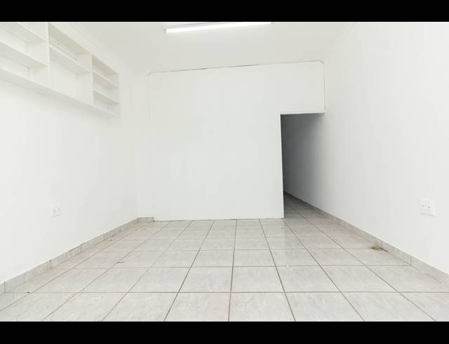55M² BUSINESS CENTRE TO LET IN WESTCLIFF